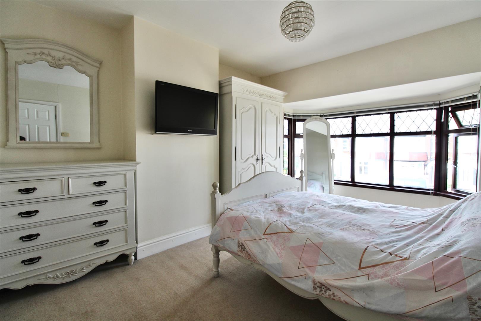 Kenilworth Avenue, Hull Symonds & Greenham